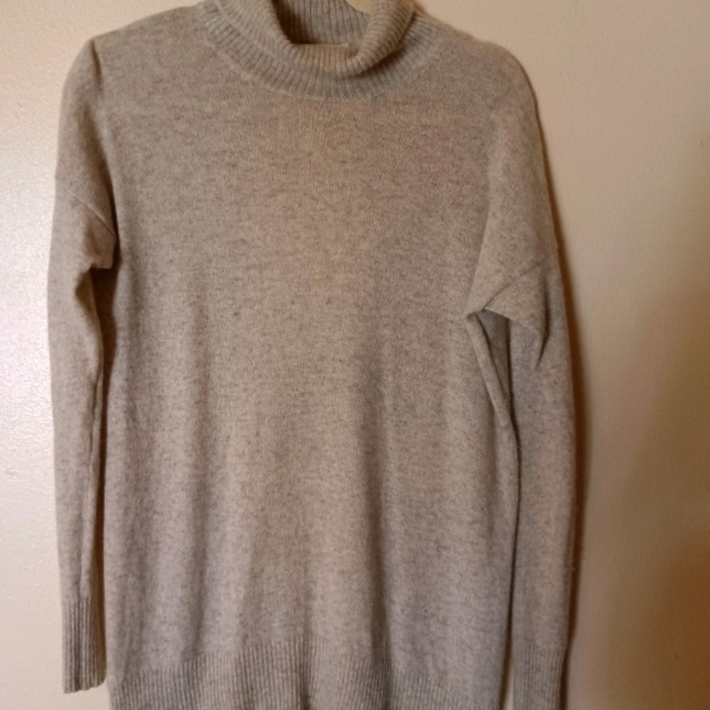 100% Cashmere sweater